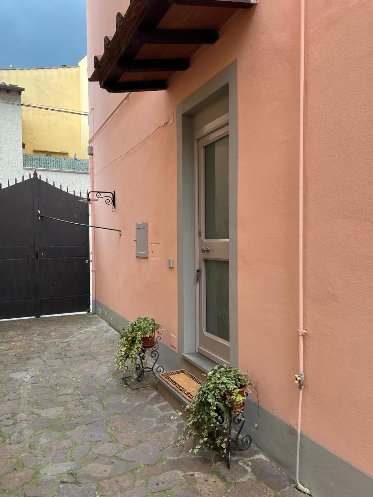 Messer Niccolo - Apartment In Florenz Exterior foto